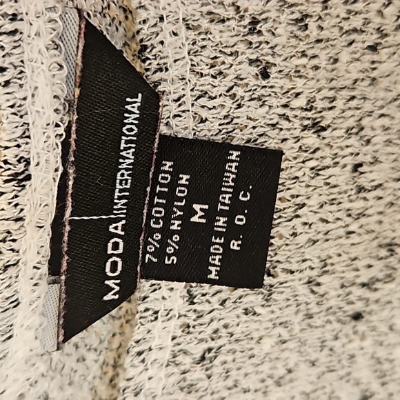 Moda International Top - Picture 3 of 6